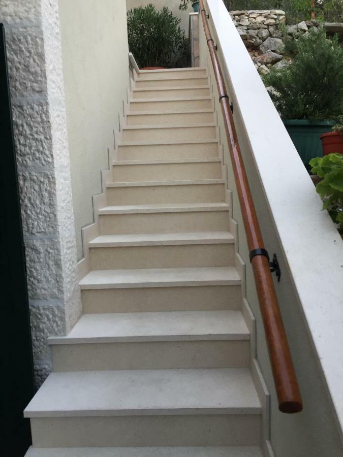 Villa Anna มิลนา ภายนอก รูปภาพ